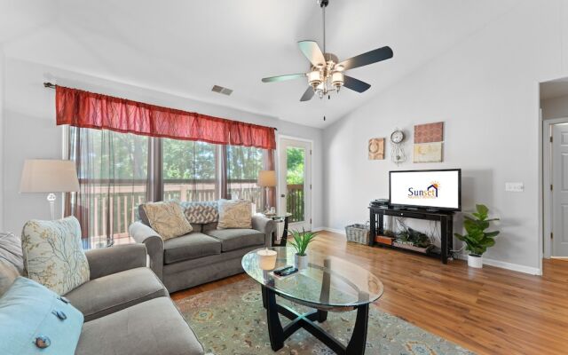 Heavenly Hideaway 2 Bedroom Condo by RedAwning