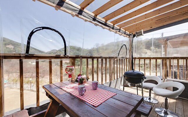 Yangpyeong Lodge House Pension (Pets Friendly)