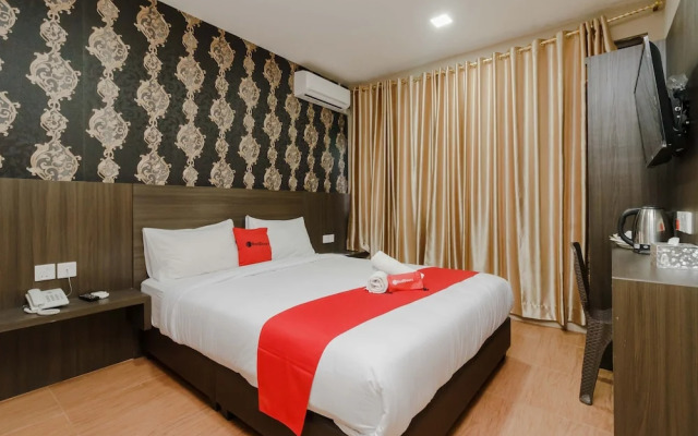 RedDoorz @ Hotel Novanda