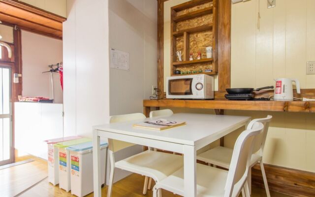 Gojo Paradiso homes restaurant and bar - Hostel