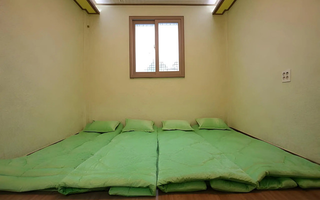Gyeongju Friend Guest House - Hostel