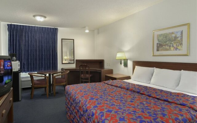 Red Roof Inn Tallahassee - University