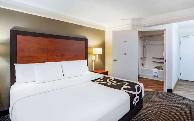 La Quinta Inn & Suites by Wyndham Houston Baytown East
