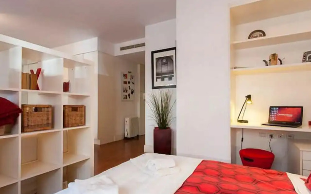 JOIVY Color-block studio w/workspace &free parking at the heart of Santa Catarina