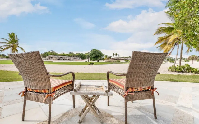 Luxury Villa with Beachfront Eden Roc