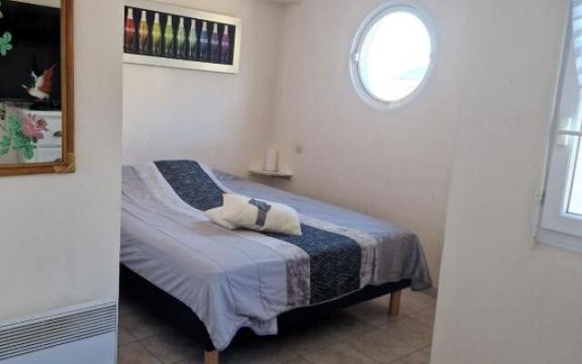 Nice 70m With Terrace In Front Of The Sea!