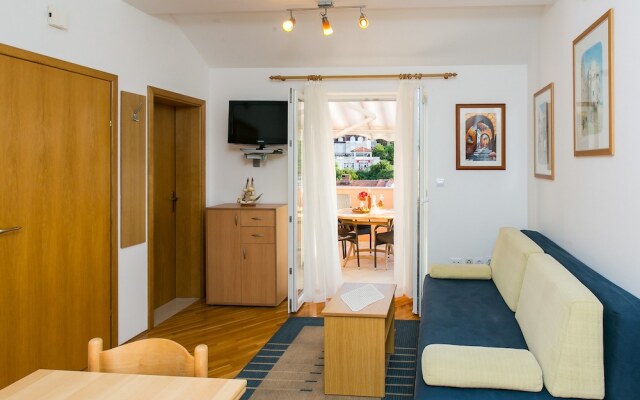 Apartments Miramare & Campara