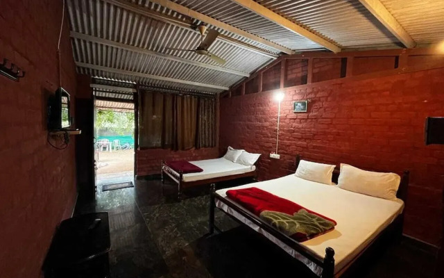 The Big Cat's Den - Maravakandy Resort