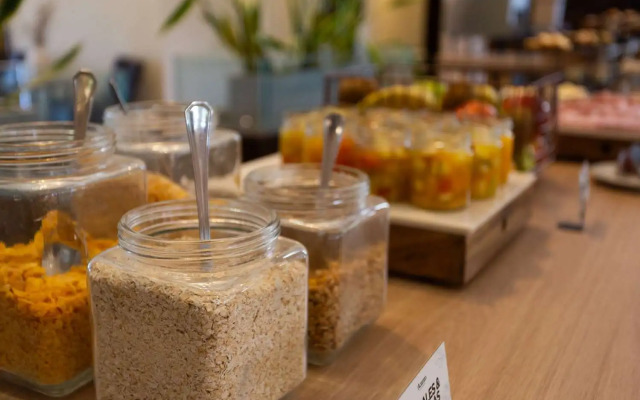 Howard Johnson by Wyndham Funes