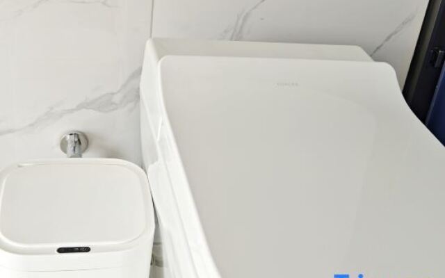 Dali First Glimpse Cloud Top Cliff Beauty Hostel