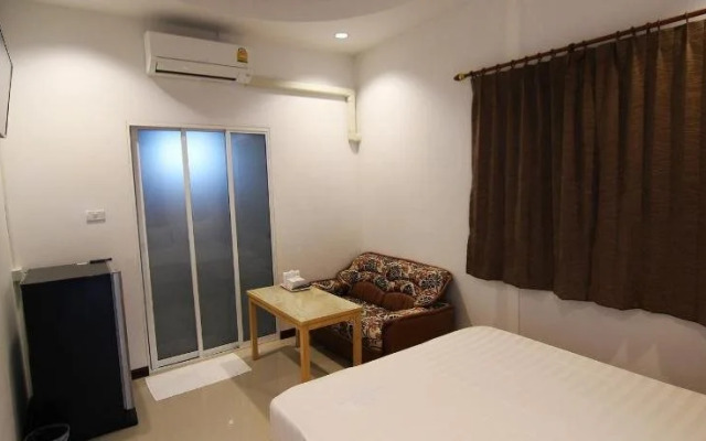 Rojanavee Resort