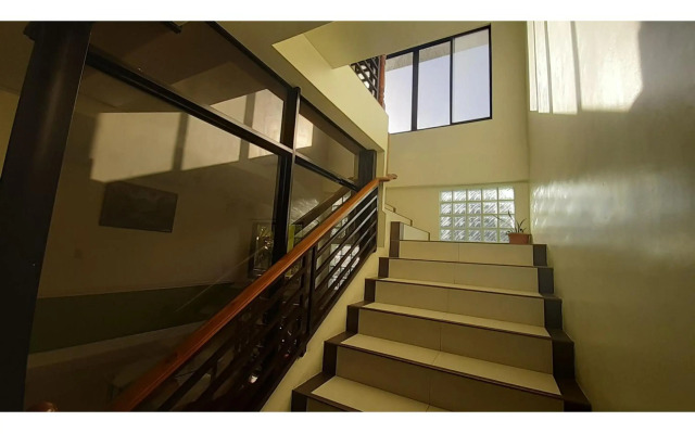 Adelaida Pensionne Hotel