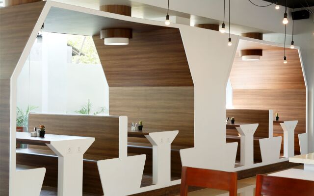 Berry Biz Hotel Powered by Archipelago