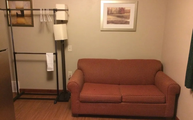 East Hills INN and SUITES