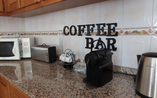 Lovely 3-bed House in Queimada Ideal for Families