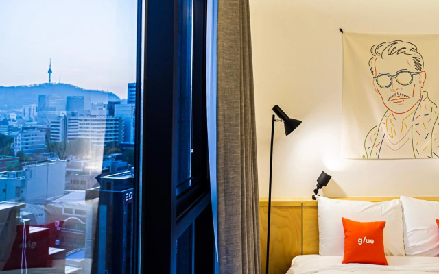 glue Hotel
