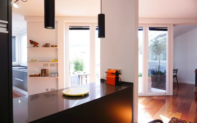 Gulbenkian Terrace Bright Luxury Apt