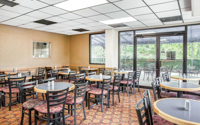 Comfort Inn & Suites Alexandria West