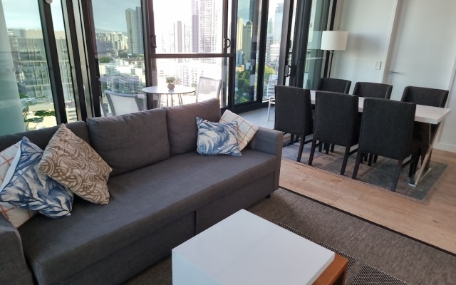 Skyline Apartment in Fortitude Valley – Guest Rooms – Brisbane