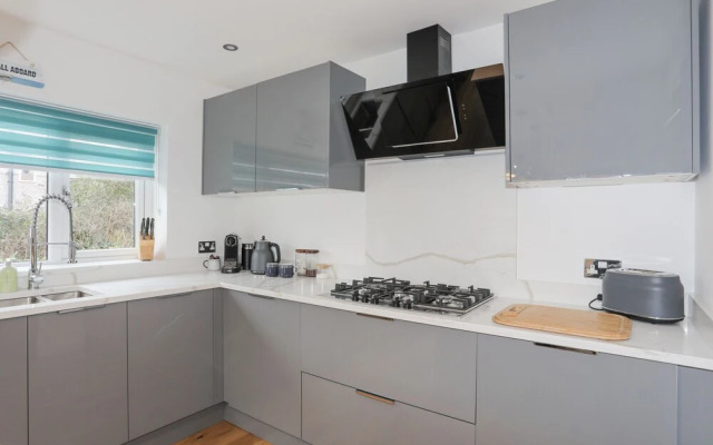 Clydfan, No 1 Trearddur Road