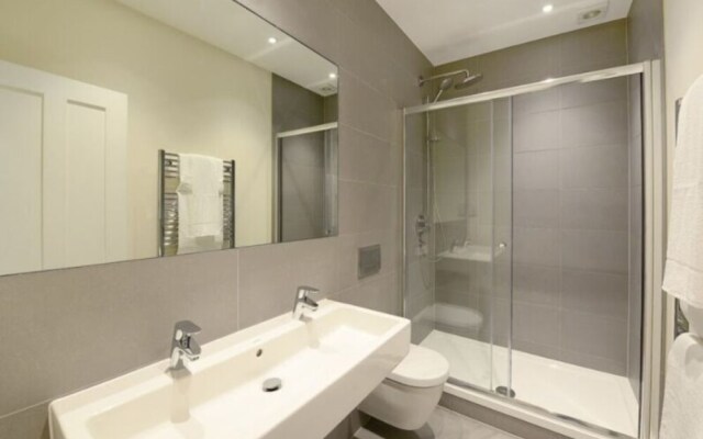 Luxurious 3 Double Bedroom Apartment Hammersmith