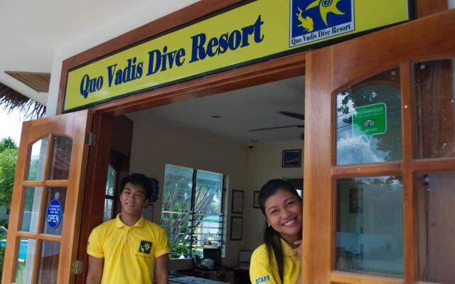 Quo Vadis Dive Resort Moalboal