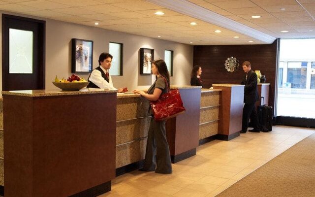 Place Louis Riel Suite