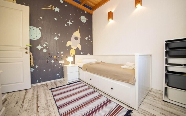 Invigorating Home Surrounded by Nature in Gumusluk