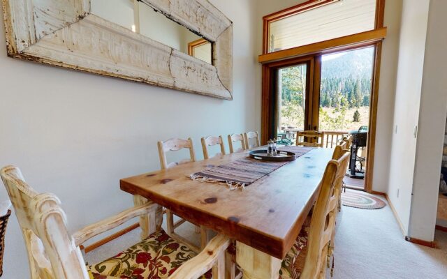 Snowcreek V 760 Pet-Friendly, Amazing Mountain Views, Private 2 Car Garage, Washer Dryer by RedAwning