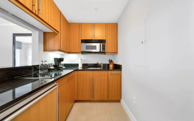 Four Seasons 1br Suite