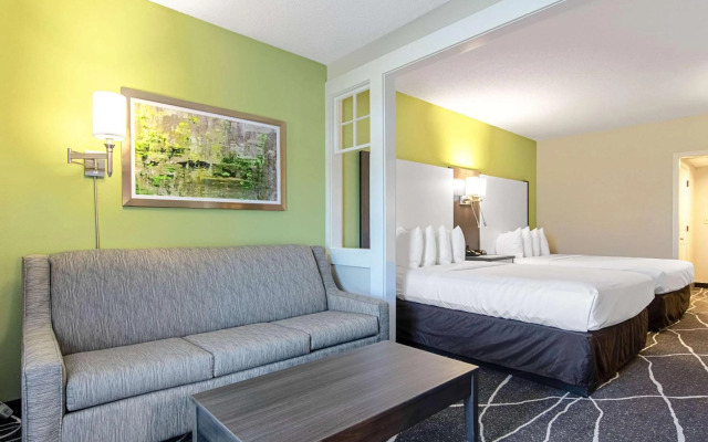 Clarion Inn Willow River