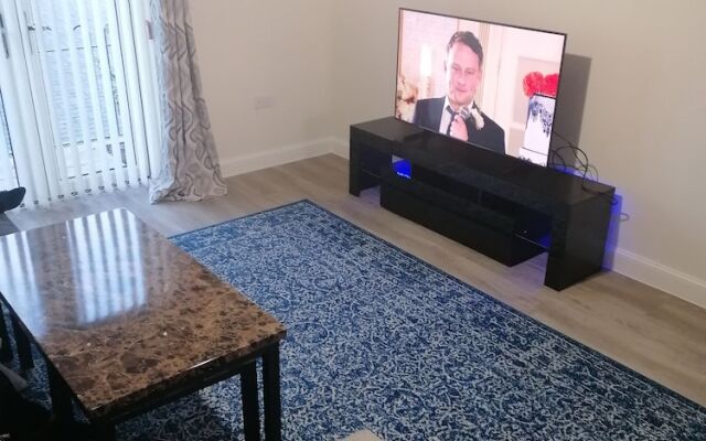 Remarkable 1-bed Apartment in Luton