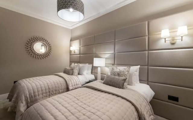 Luxury Georgian City Retreat 5-Star Location