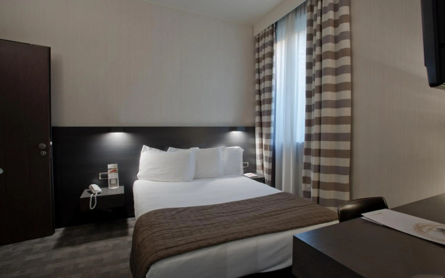 Hotel Ovest