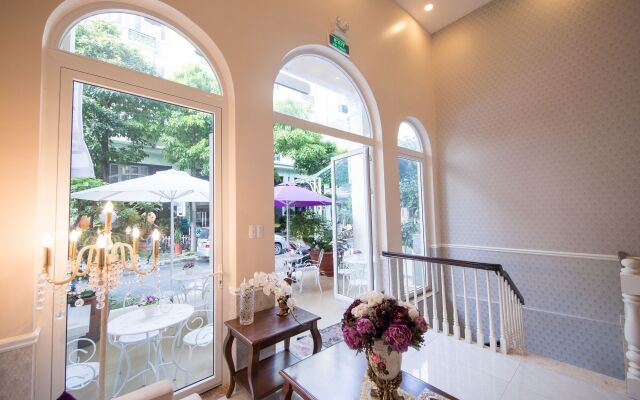 Saigon By Night Luxury Hotel
