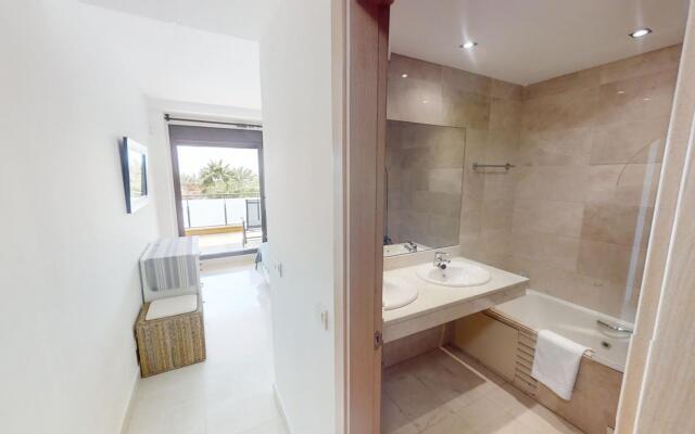 29736 - Beachside Apartment