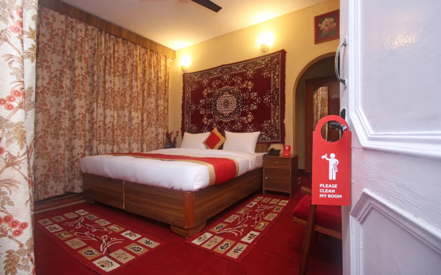 The White House by OYO Rooms