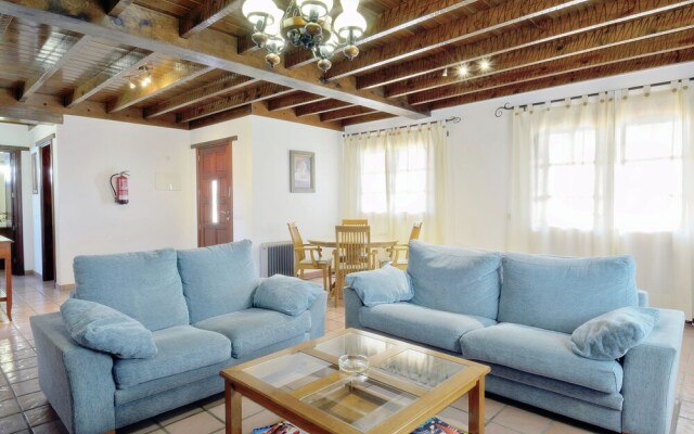 Spacious Villa in San Bartolomé With Swimming Pool