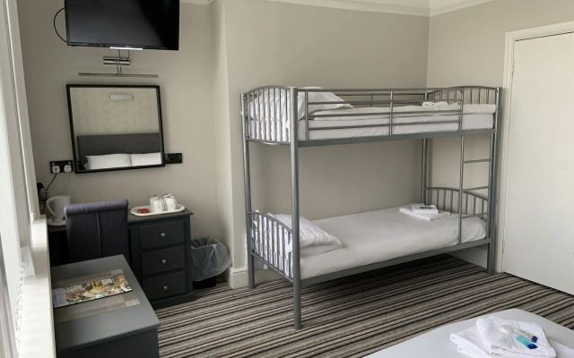 Arona Guest