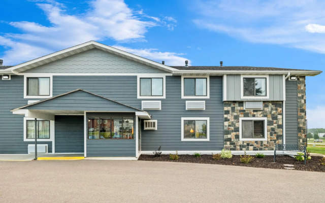 Super 8 by Wyndham Alexandria MN