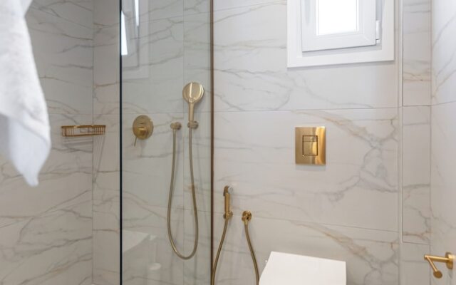 V Luxury Apartments Naxos