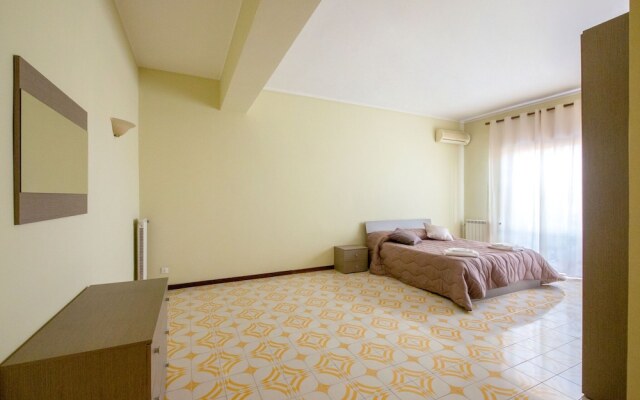 Lovely Holiday Home in Catania near Sea