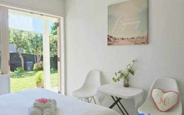 The Milford Garden House – Guest Rooms – North Auckland