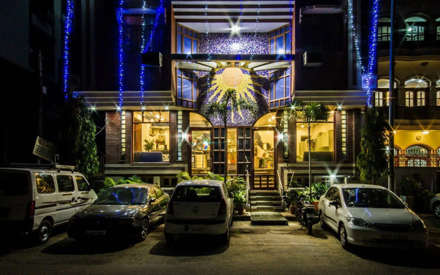 The Sun Court Hotel Yatri
