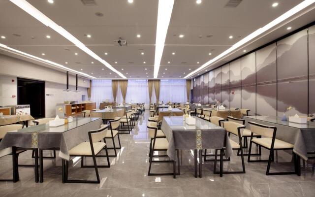 Wing Hotel Guilin - Central Square