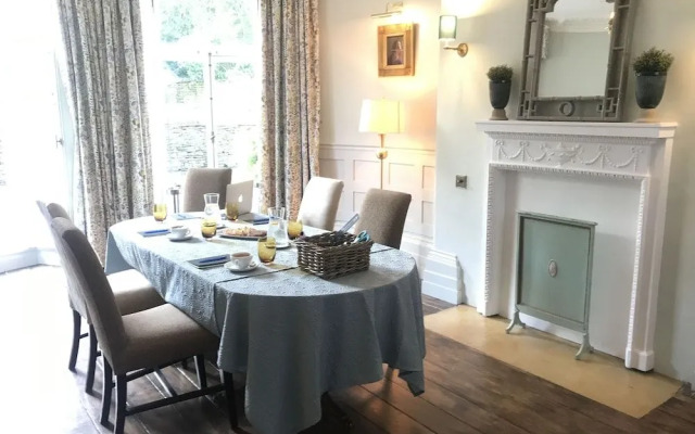 Burleigh Court