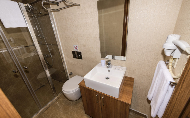 BGuest Hotel & Residence