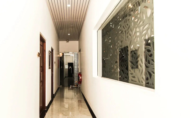 OYO 124 Clove Transit Hotel