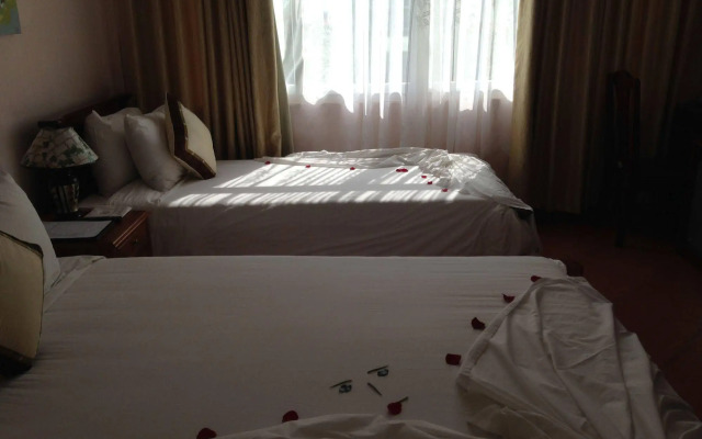 Holiday Diamond Hotel