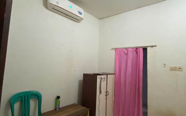 OYO Life 93259 Kos Kurnia